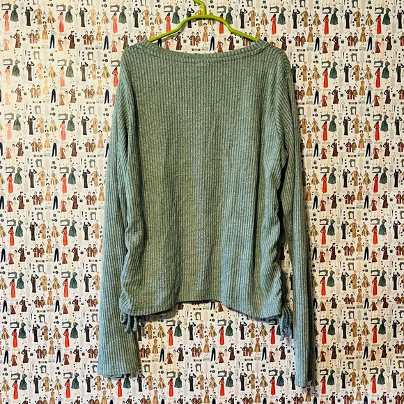 Art Class top 🖤 - Picture 2 of 4